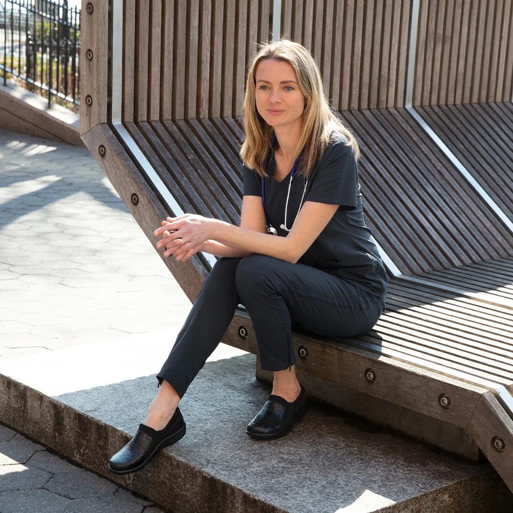 Alegria Duette Slip-On Shoe Flourish Black Patent (Women's) 2 Alegria Duette Slip-On Shoe Flourish Black Patent (Women's) - Image 2